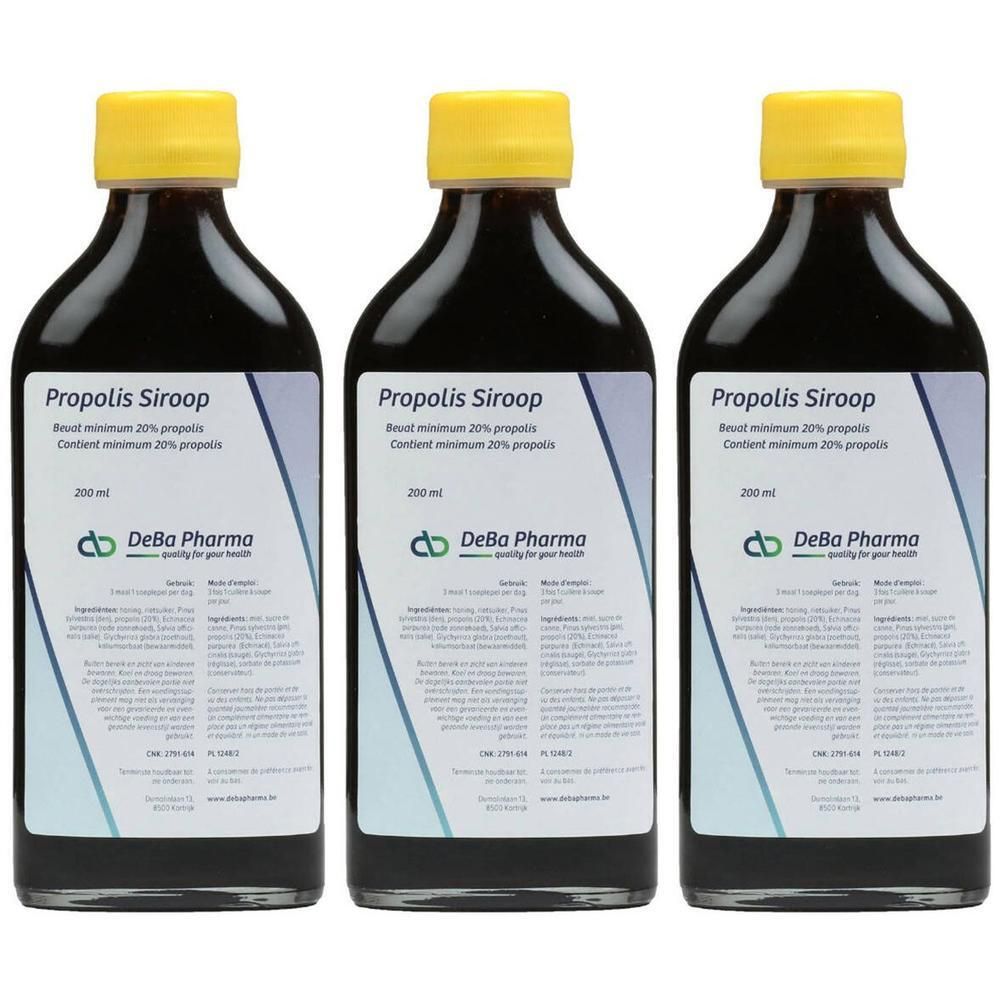 Trois flacons de sirop de propolis avec bouchons jaunes. Étiquettes avec informations et logo DeBa Pharma.