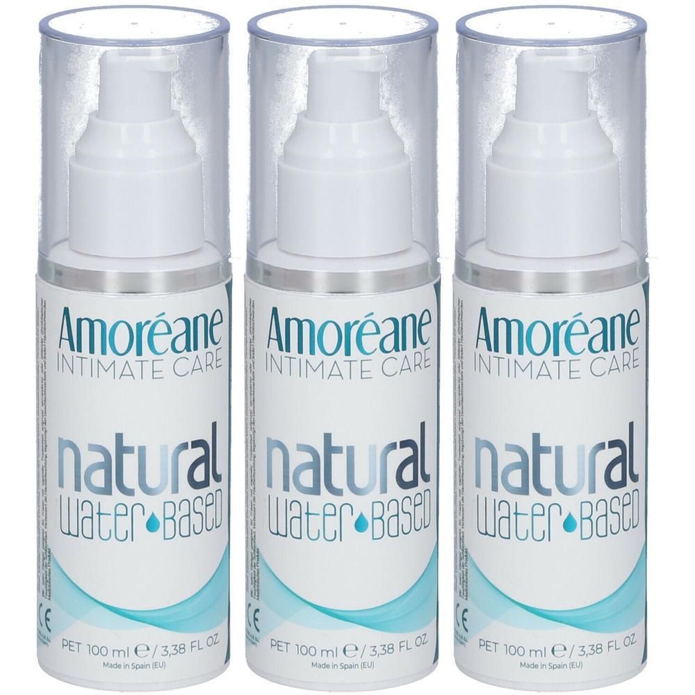 Trois flacons Amoréane Intimate Care. Flacon blanc avec pompe et capuchon transparent. Inscription: natural Water Based.