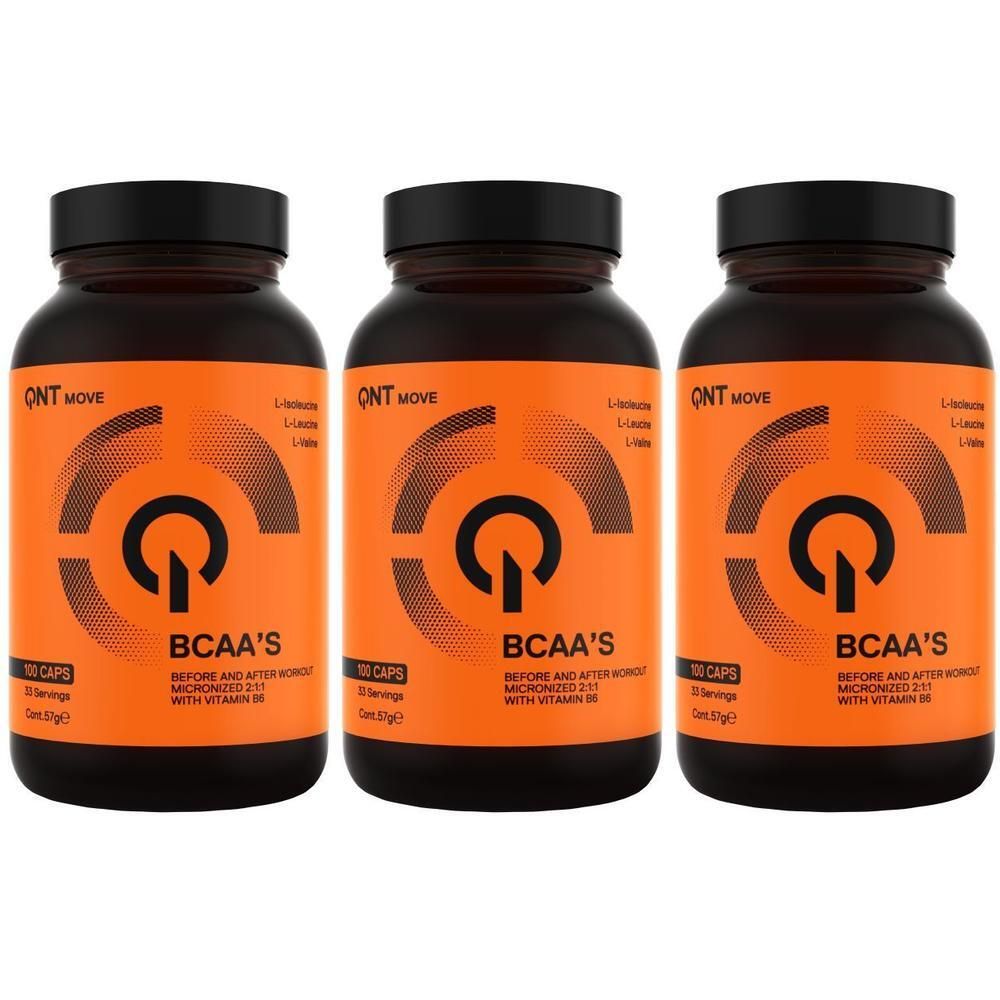 Trois bouteilles avec des couvercles noirs. Les étiquettes oranges indiquent "BCAA's" et "QNT MOVE".