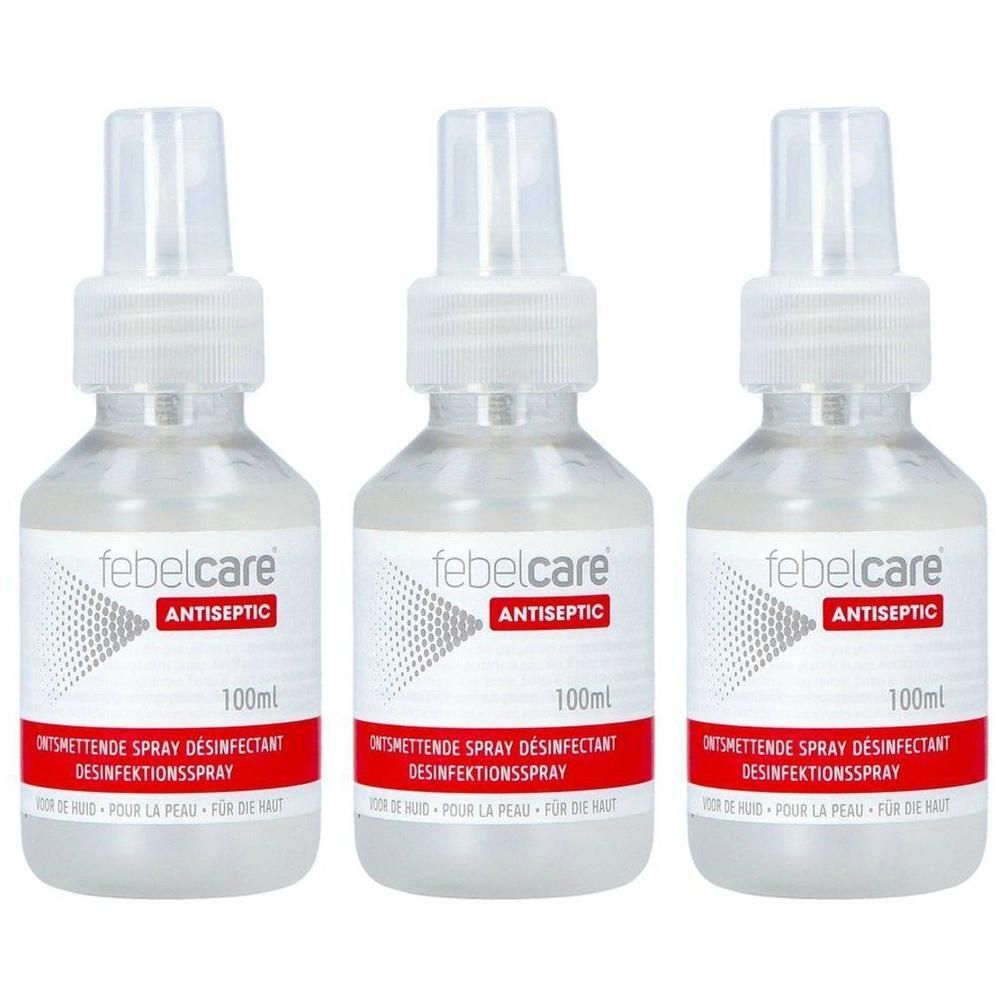Drie flessen Febelcare Antiseptic Spray. Heldere vloeistof in transparante flessen met verstuiver. Rode sticker met productnaam.