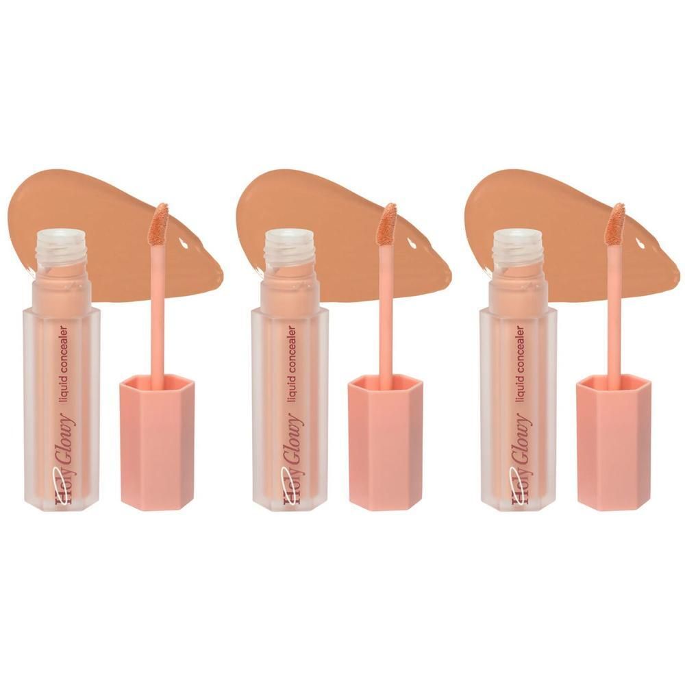 Trois flacons de correcteur avec applicateur et échantillon de couleur. Flacons transparents avec bouchons roses et texte.