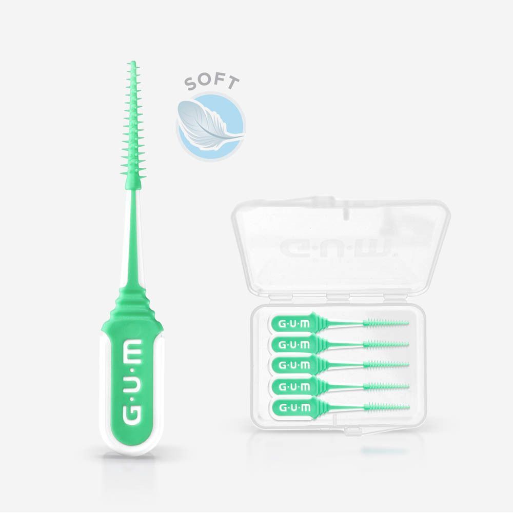 GUM Soft-Picks Minty met verpakking. 80% gerecycled PET. Productnaam en logo. Een enkele pick naast de verpakking.