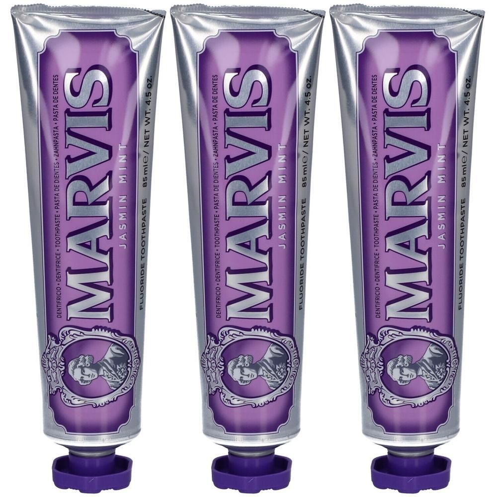 Drie paarse tubes tandpasta met zilveren doppen. Op elke tube staat MARVIS JASMIN MINT.