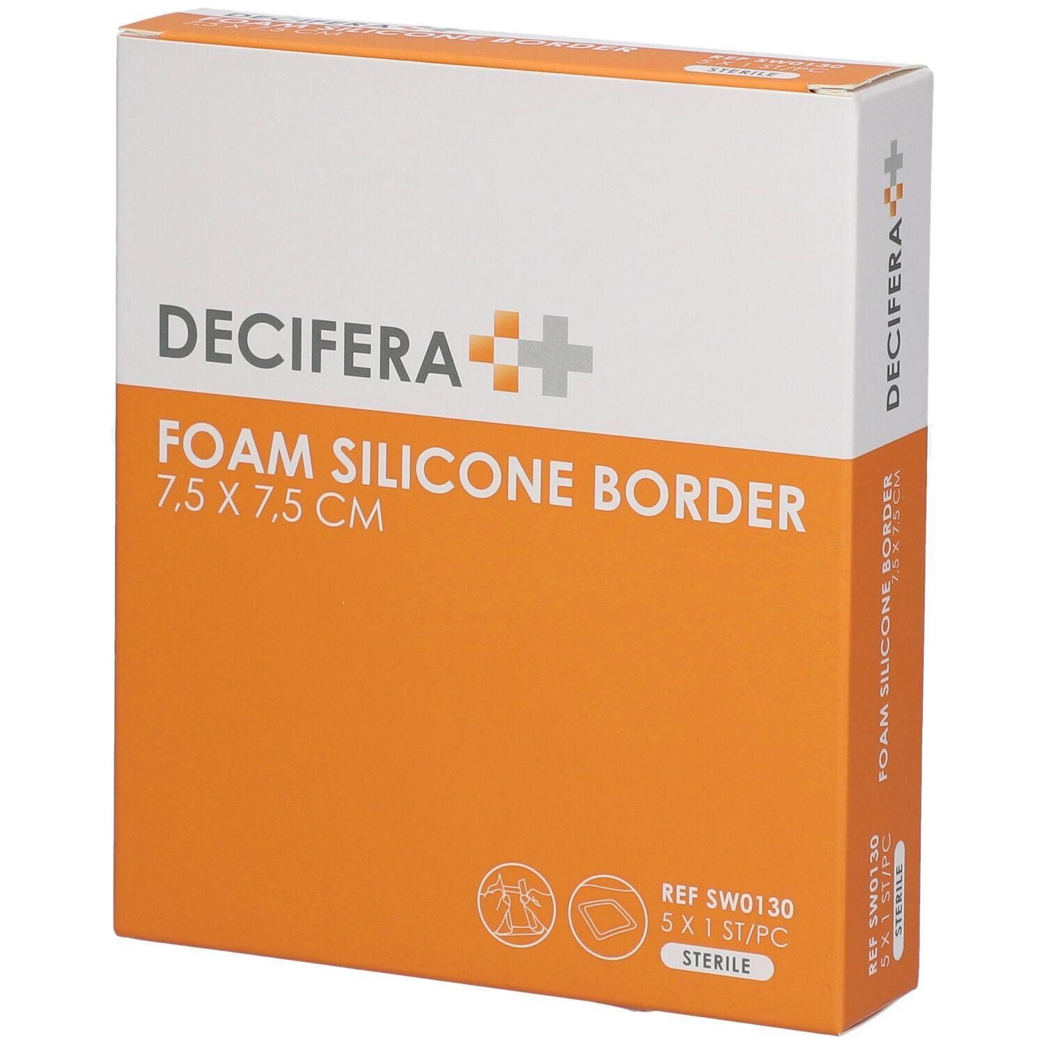 Verpakking met productaanduiding: FOAM SILICONE BORDER 7,5 x 7,5 cm. Merk DECIFERA. Bevat 5 stuks. Steriel.