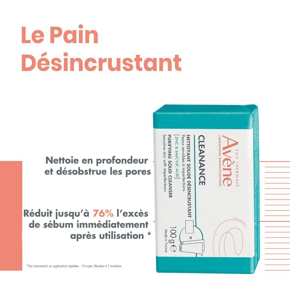 Pain de savon vert avec texte: Avène Cleanance, nettoyant solide désincrustant. Texte: Nettoie et désobstrue les pores.