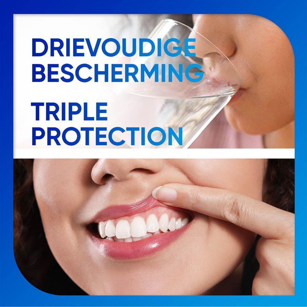 Texte: Triple protection. Personne buvant de l'eau. Gros plan sur les dents et les gencives.