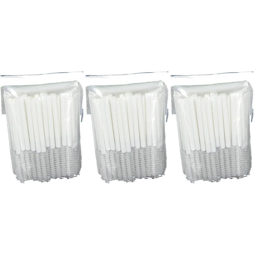 Drie verpakkingen met witte, cilindrische borstels. Elke verpakking bevat veel borstels, verpakt in transparant plastic.