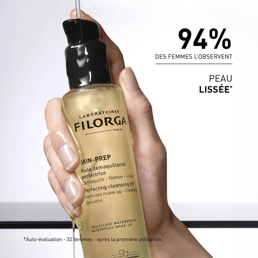 Main tenant un flacon d'huile Filorga SKIN-PREP. L'huile coule. Texte: 94% des femmes observent. Peau lissée.