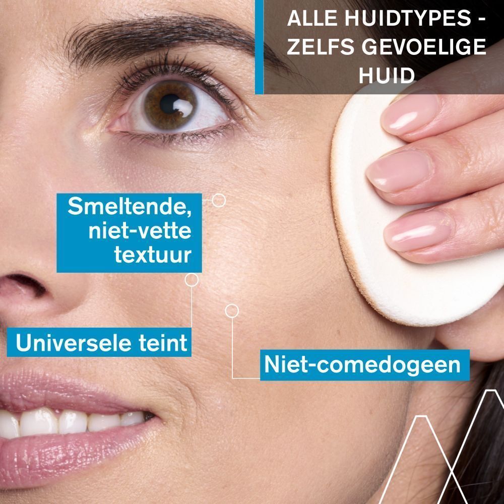 Close-up van een gezicht. Tekst: Smeltende, niet-vette textuur, Universele teint, Niet-comedogeen. Spons.
