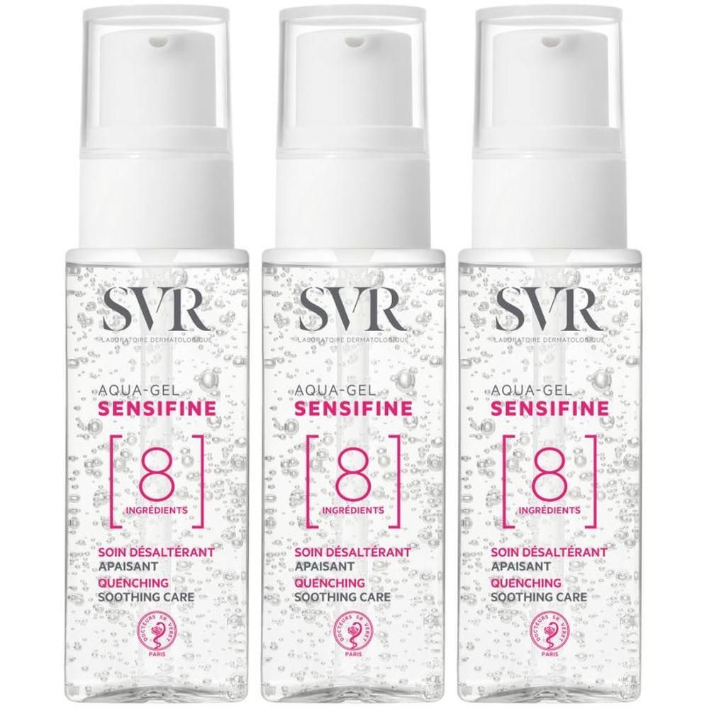 Drie flacons SVR Aqua-Gel Sensifine. Witte pompen, transparante flacons met etiket. Opschrift: SVR, Aqua-Gel, Sensifine, 8 Ingredients.