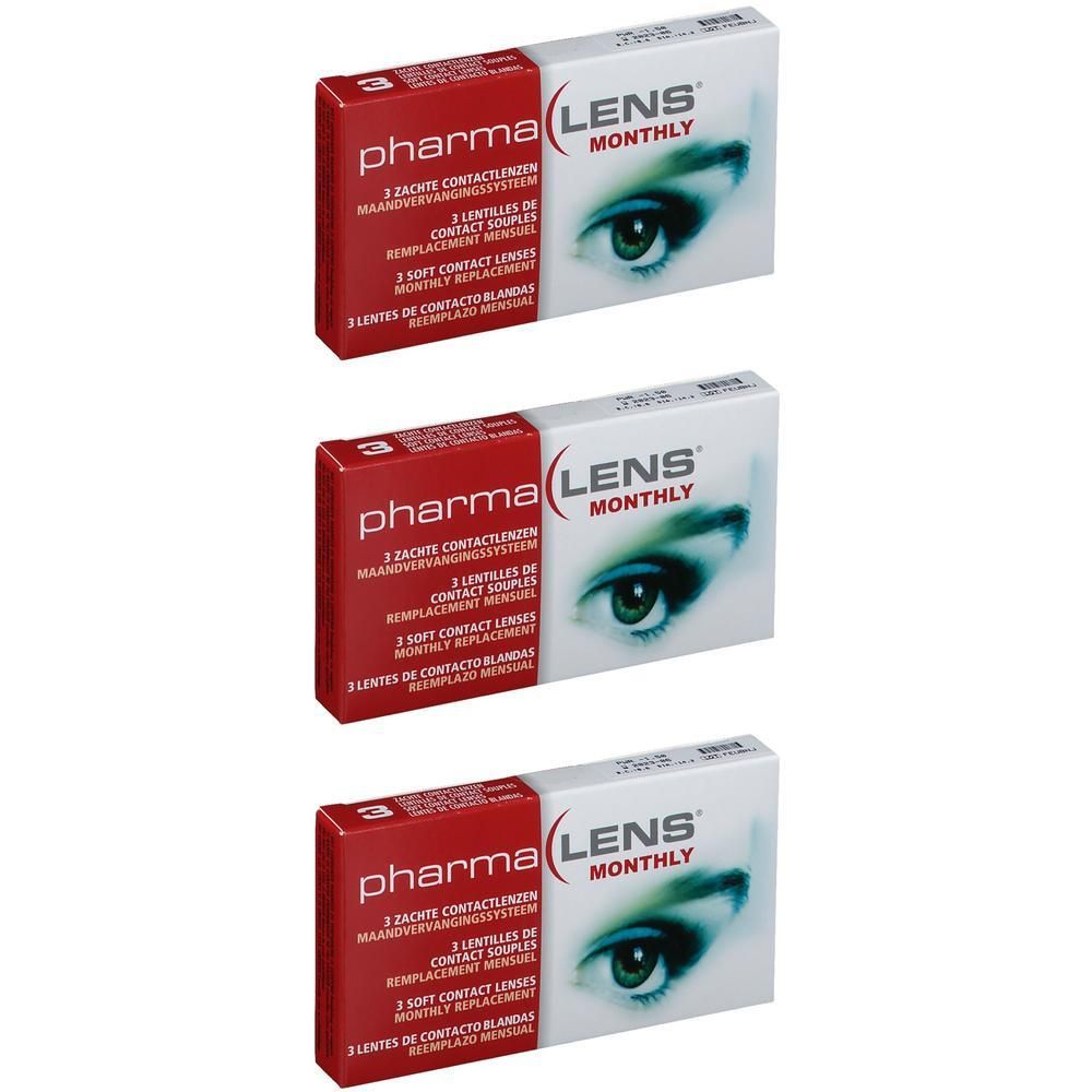 Drie verpakkingen contactlenzen. Rode en witte dozen met productinformatie en een oog. Opschrift: Pharma Lens Monthly.