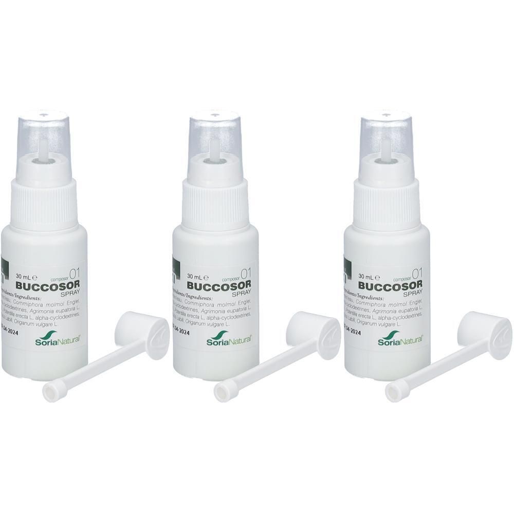 Trois flacons spray blancs avec applicateurs et embouts séparés. Inscription : Buccosor Spray, Soria Natural.