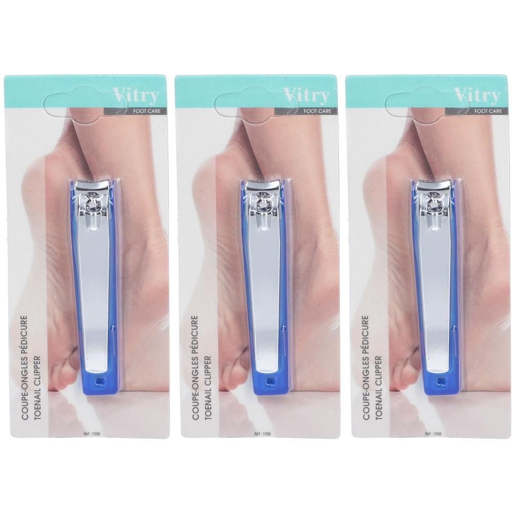 Drie nagelknippers in verpakking. Blauwe handgrepen, zilverkleurig snijvlak. Opschrift: Vitry, Coupe-Ongles Pédicure, Toenail Clipper.