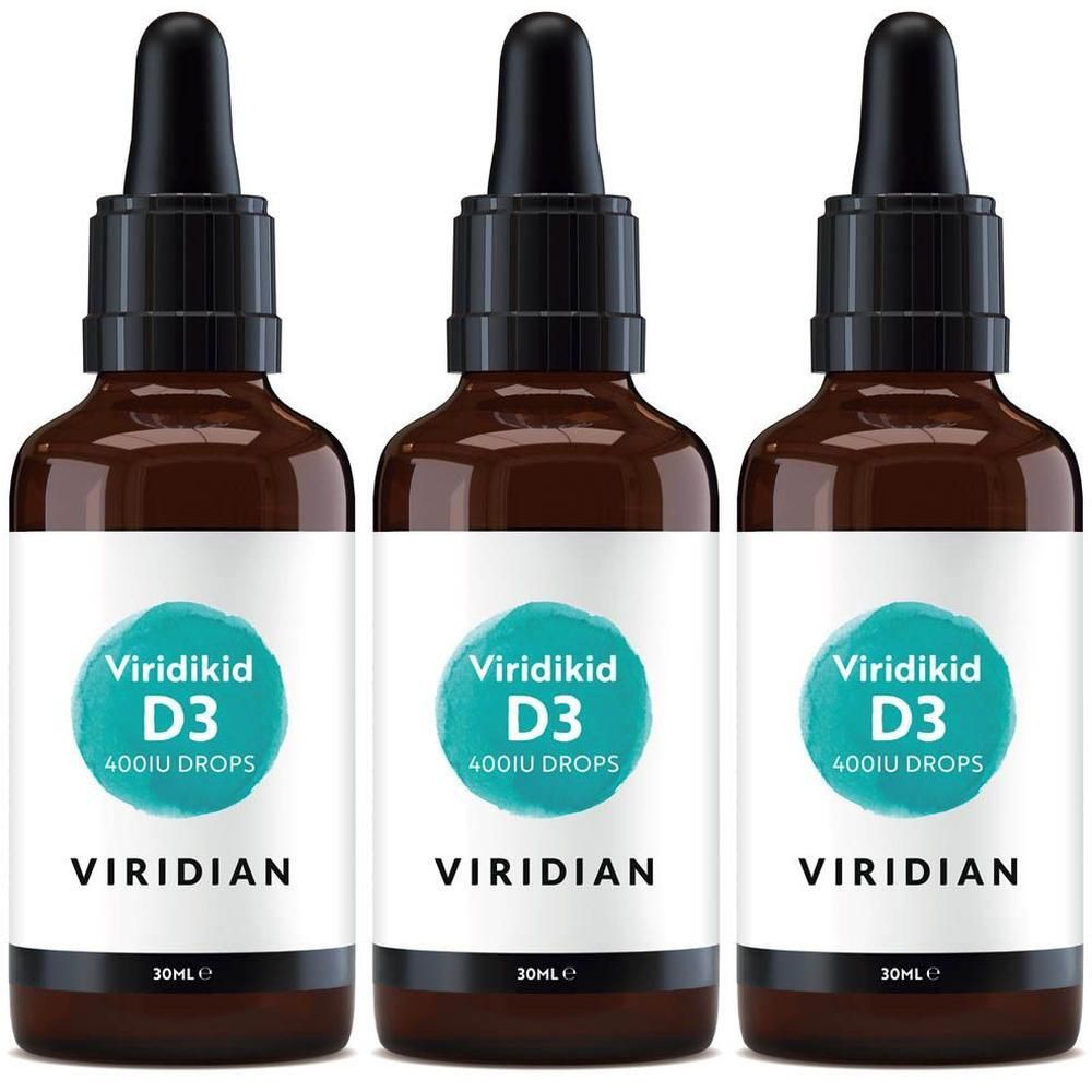 Trois flacons en verre brun avec des bouchons noirs. Les étiquettes indiquent "Viridikid D3 400IU DROPS" et "VIRIDIAN".
