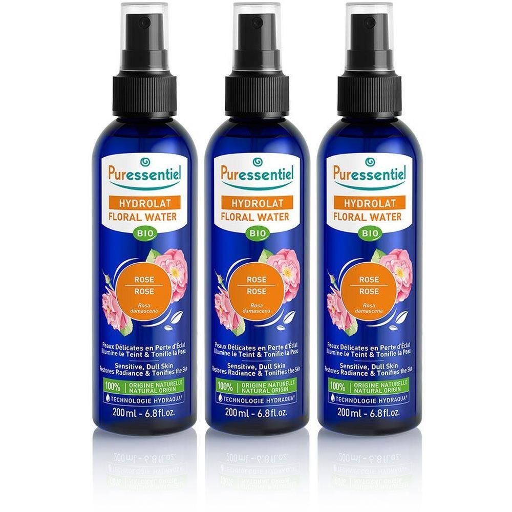 Drie blauwe flessen met zwarte verstuiver. Opschrift: HYDROLAT FLORAL WATER BIO, ROSE. 200ml.