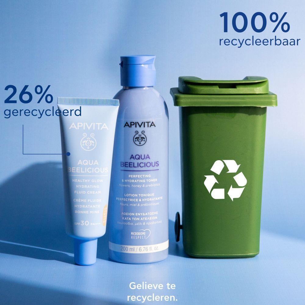 Product naast vuilnisbak. Opschrift: Aqua Beelicious. Tekst: 26% gerecycled, 100% recyclebaar. Oproep tot recyclen.