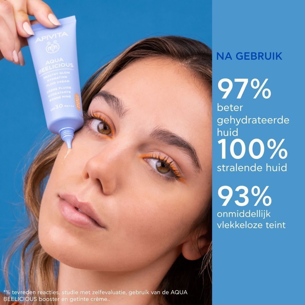 Vrouw met product op gezicht. Opschrift: Aqua Beelicious. Tekst: 97% gehydrateerd, 100% stralend, 93% onberispelijk.