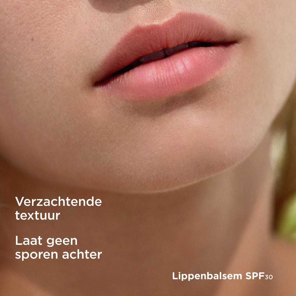 Close-up van lippen. Tekst: Lippenbalsem SPF30.
