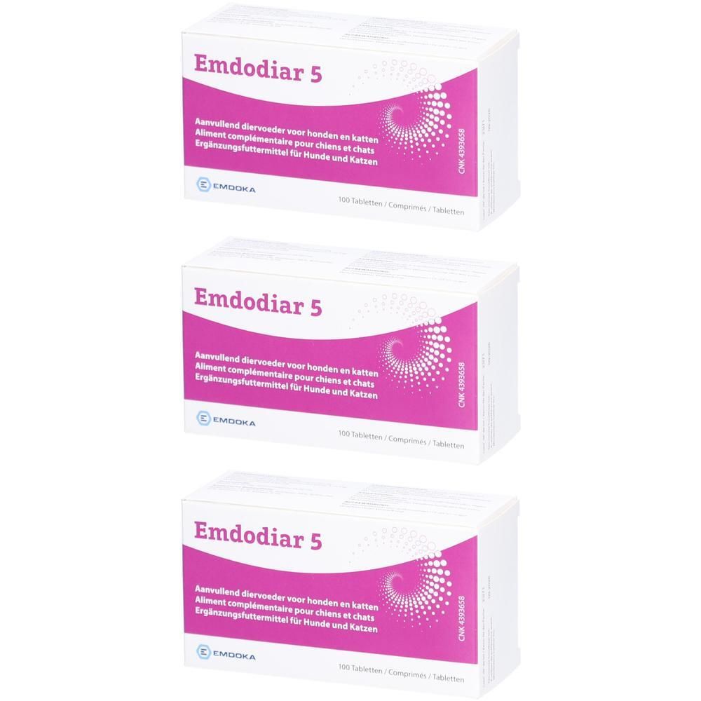 Drie witte dozen met roze accenten. Opschrift: Emdodiar 5. Tekst in meerdere talen. Logo: Emdoka. 150 tabletten.