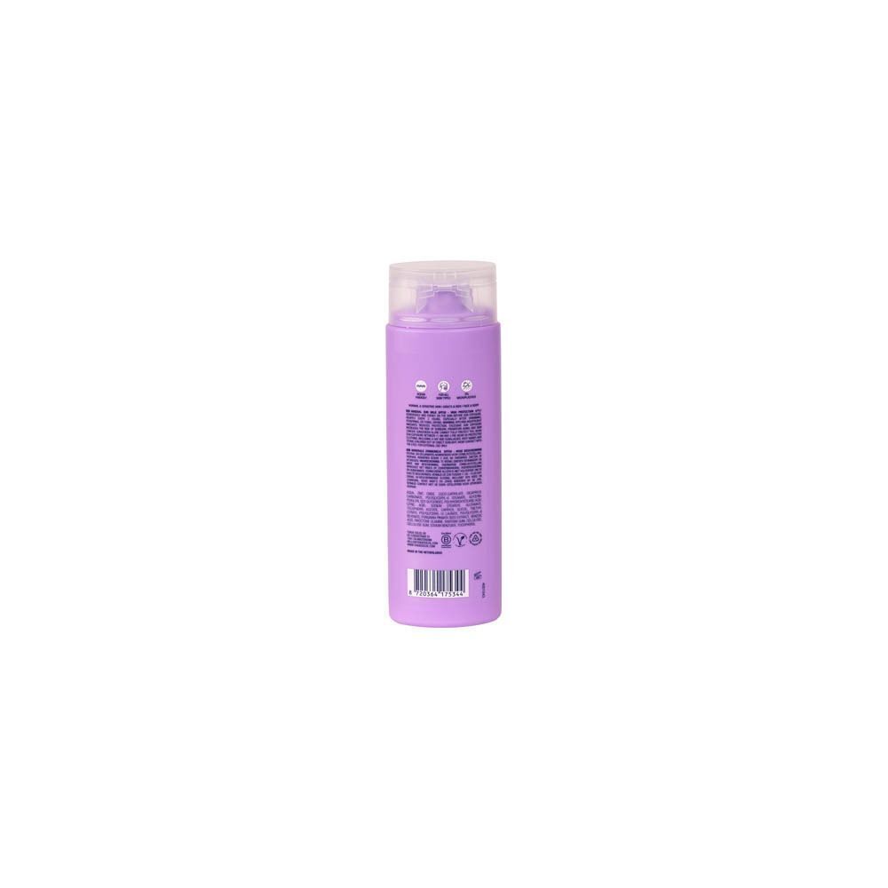 Dos d'un flacon de protection solaire violet. Informations textuelles et code-barres. Bouchon transparent.