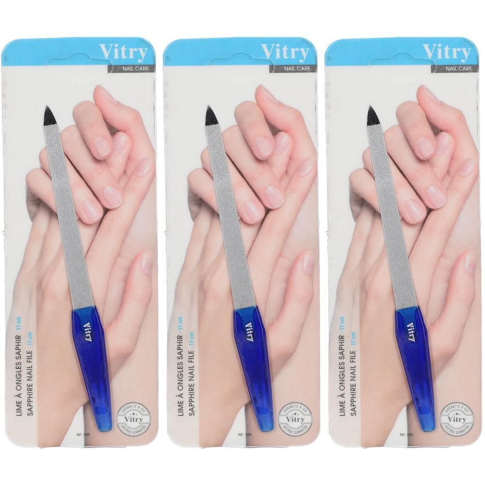 Trois sets de soins des ongles. Chaque set contient une lime bleue avec le mot "Vitry". Une main est représentée sur l'emballage.