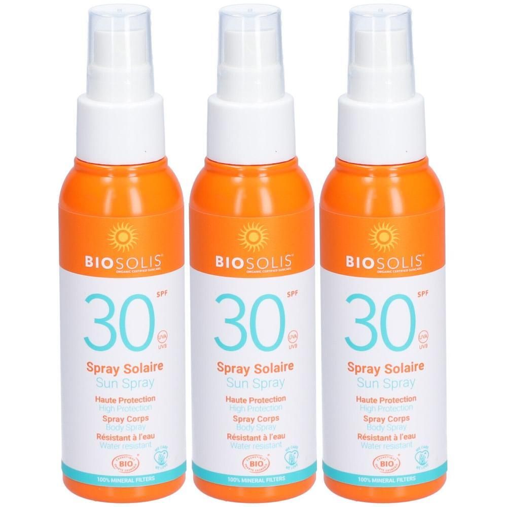 Drie oranje spuitflessen met witte dop. Opschrift: BIOSOLIS, 30 SPF, Spray Solaire, Sun Spray. Waterbestendig.