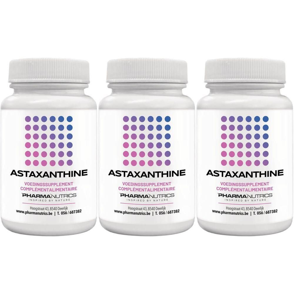 Drie witte flessen met doppen. Op elke fles staat "ASTAXANTHINE" en "PHARMANUTRICS".