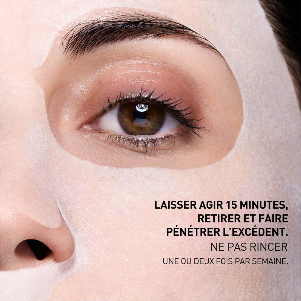 Œil avec masque facial. Texte : Laisser agir 15 minutes, faire pénétrer l'excédent.