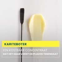 Een spatel naast een lichtgele, romige substantie, geïdentificeerd als karitéboter.