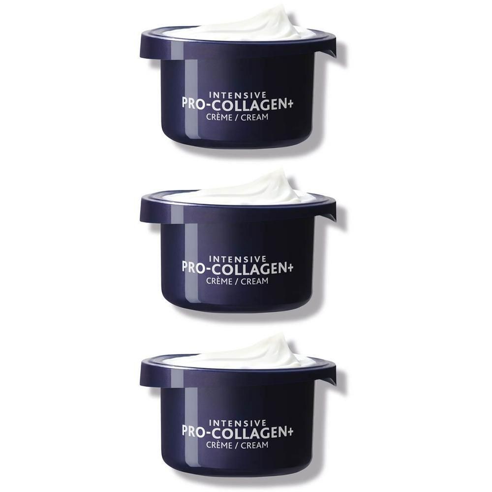 Drie potten donkerblauwe crème met witte crème. Opschrift: INTENSIVE PRO-COLLAGEN+ CREME / CREAM.