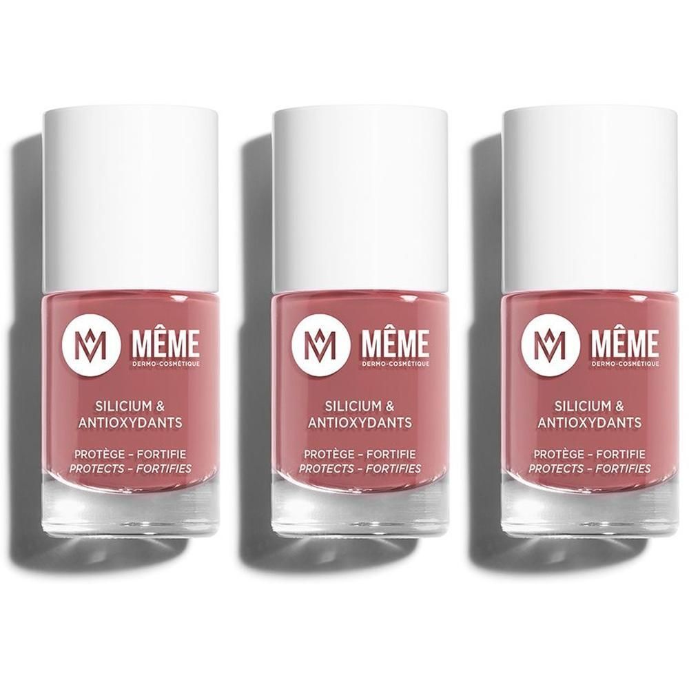Trois flacons de vernis à ongles avec bouchon blanc. Inscription : MÊME, Silicium & Antioxydants, Protège-Fortifie. Teinte rose.