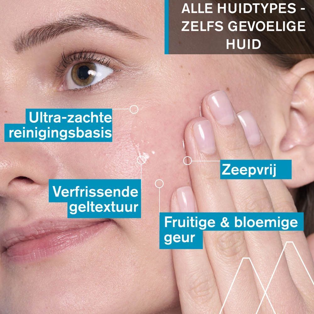 Gezicht van een vrouw. Tekst met productkenmerken: zachte reiniging, verfrissende textuur, zeepvrij, fruitige geur.