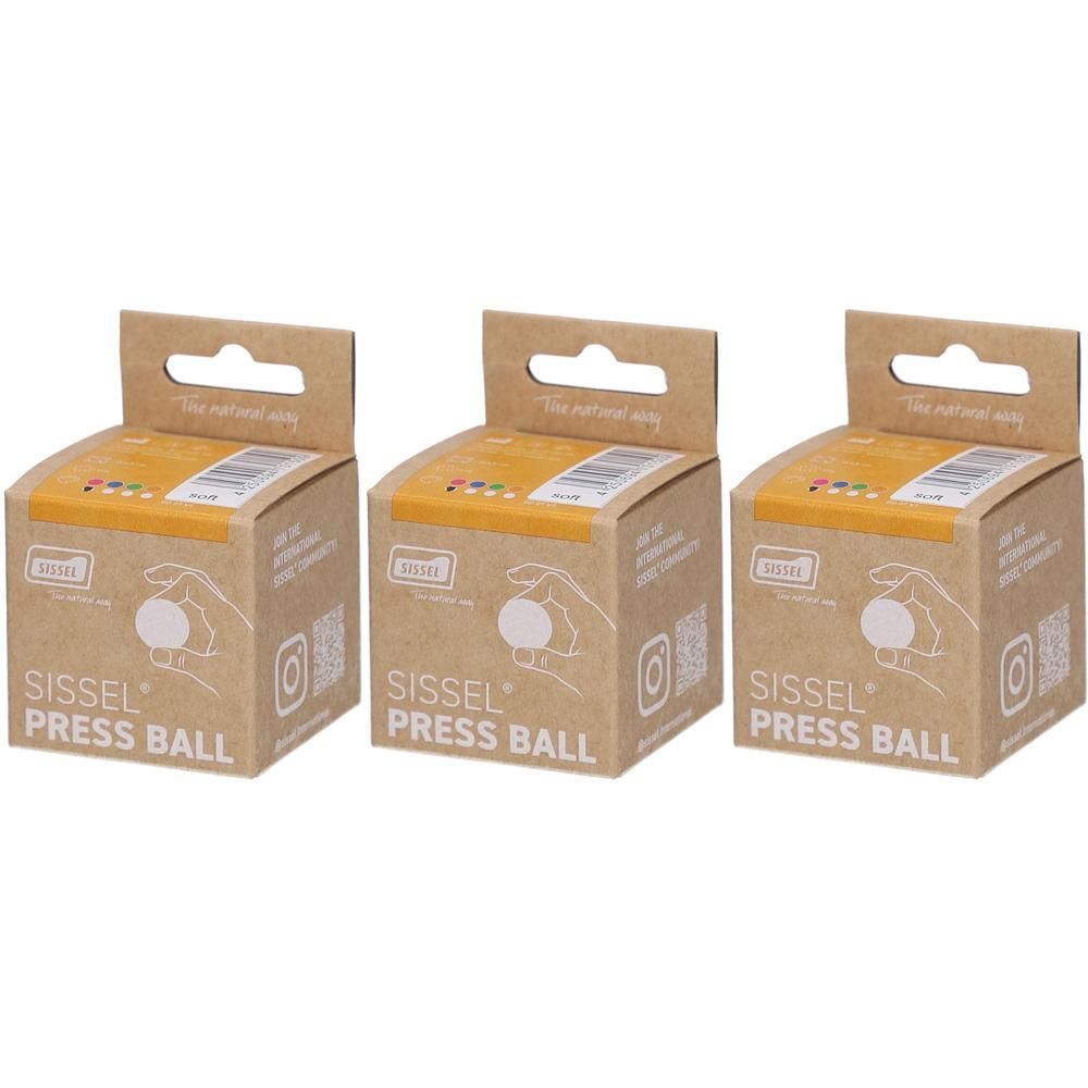 Drie bruine dozen met opdruk. Op elke doos staat "SISSEL PRESS BALL". Een witte bal wordt in een hand afgebeeld.