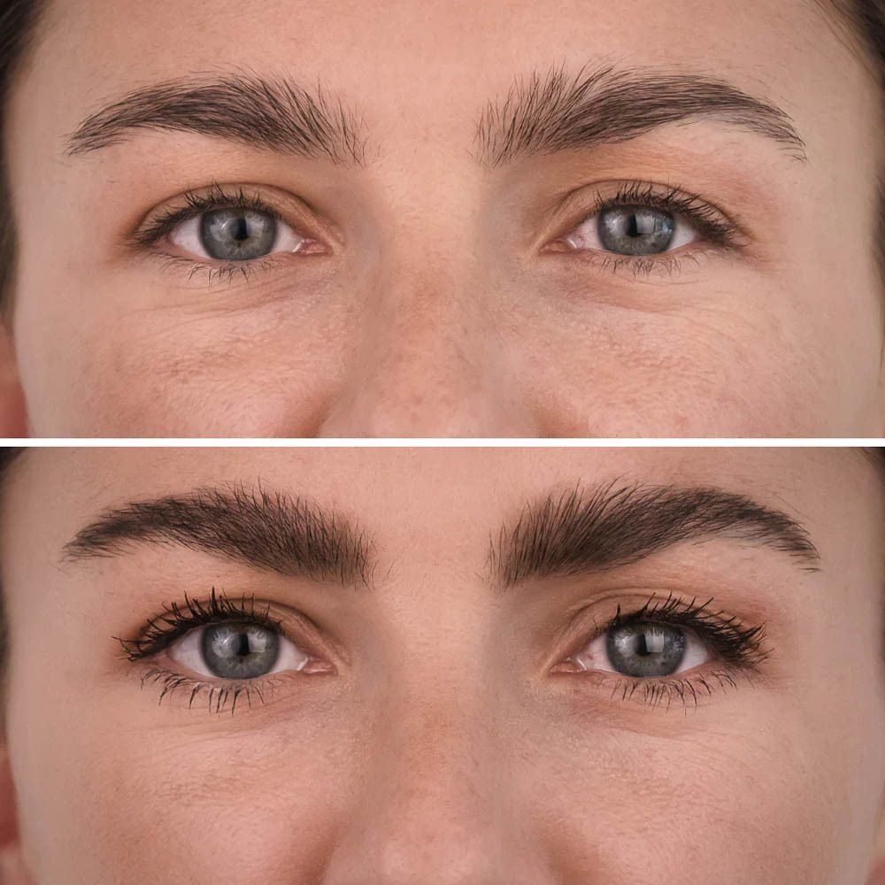 Deux gros plans sur des yeux. En haut : yeux sans mascara. En bas : yeux avec mascara.