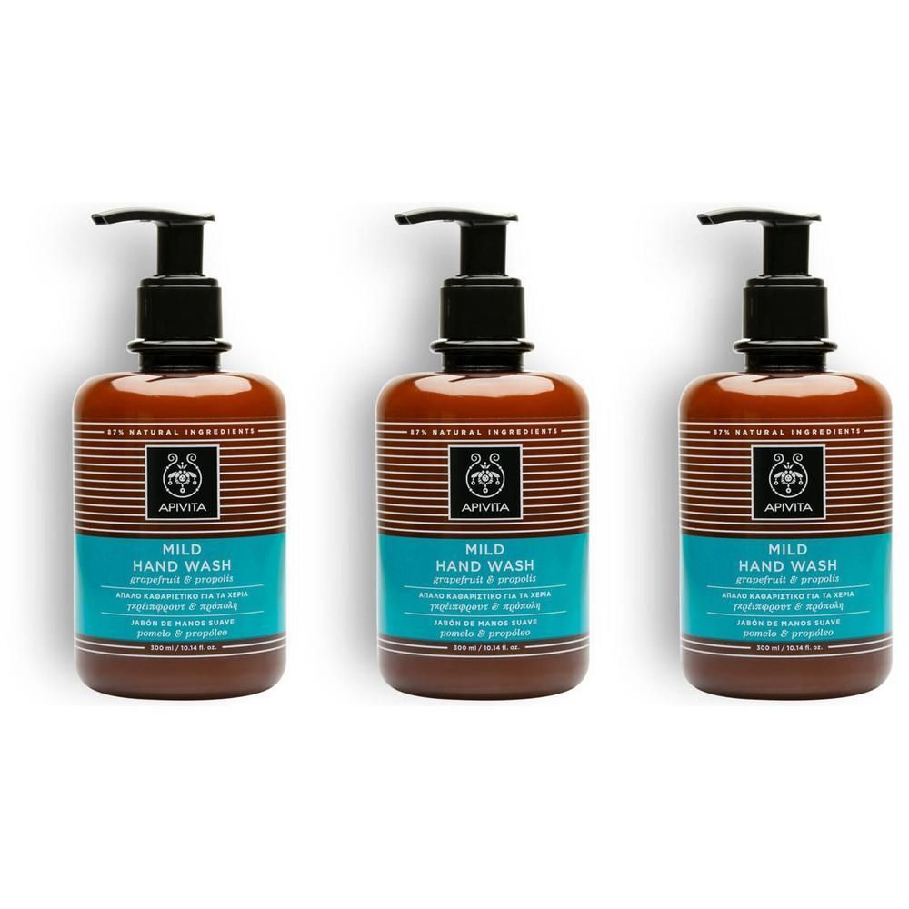 Drie bruine flessen met zwarte pomp. Opschrift: Apivita Mild Hand Wash. Turquoise etiket.