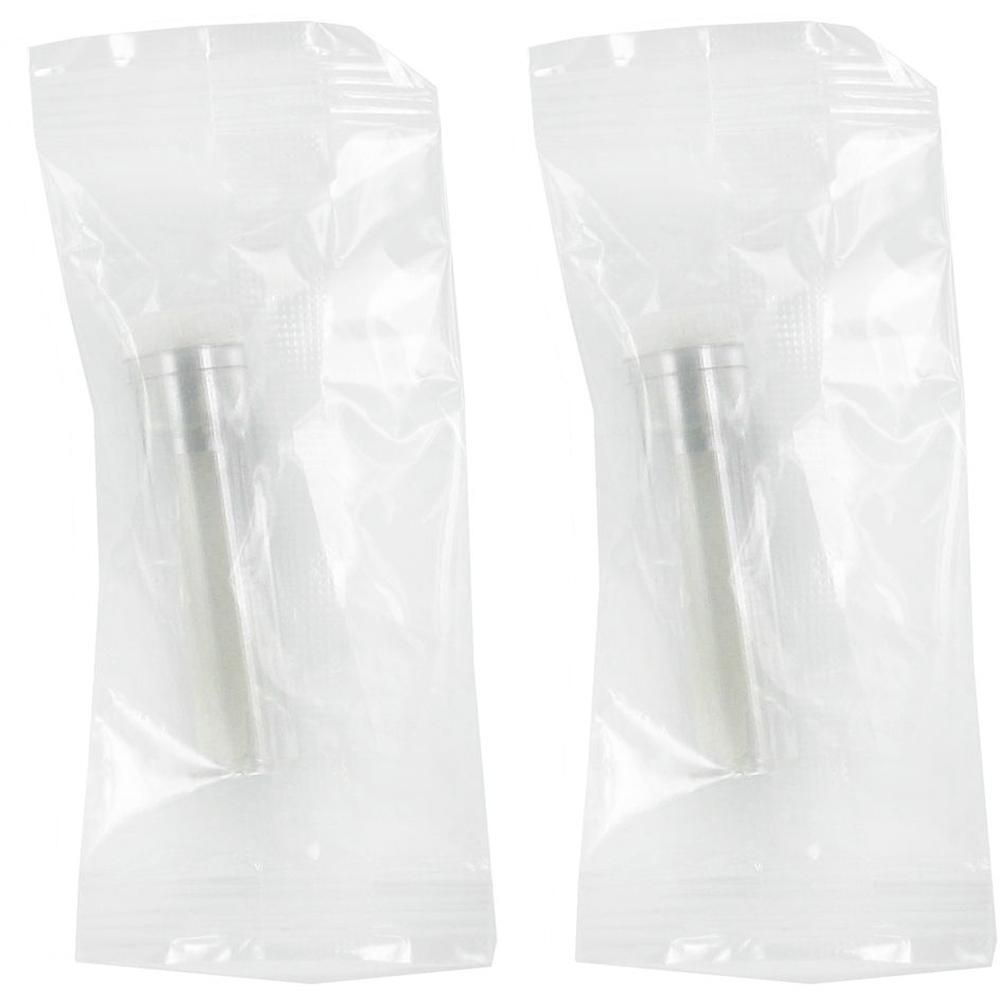 Deux ventouses pour lentilles de contact, chacune dans un sachet plastique.