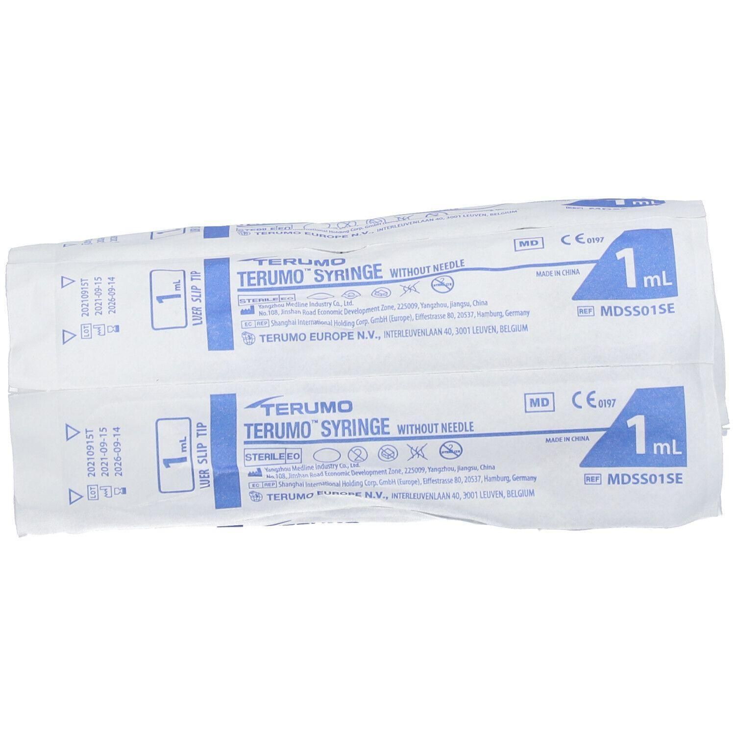 Deux seringues Terumo stériles de 1ml sans aiguille, emballées individuellement.