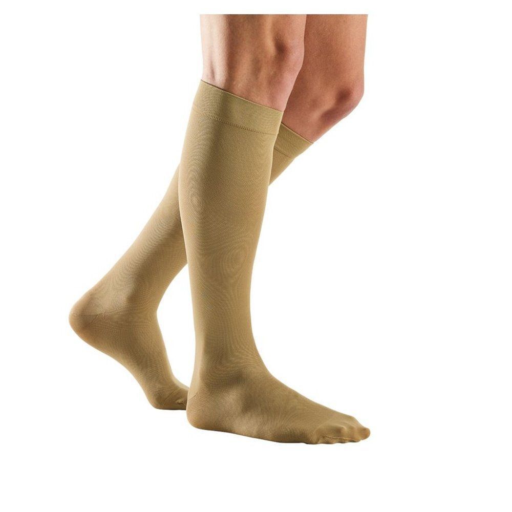 Bas de compression Bota Relax 280 beiges, arrivant jusqu'au genou.