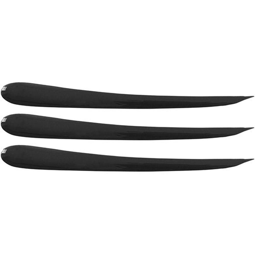 Drie zwarte eyeliners met taps toelopende punt en zilveren detail aan het uiteinde.