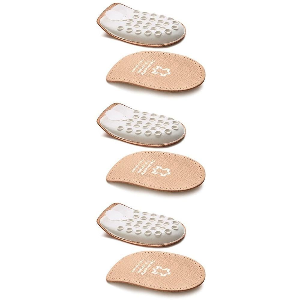 Cinq talonnettes en cuir avec une surface texturée de picots.