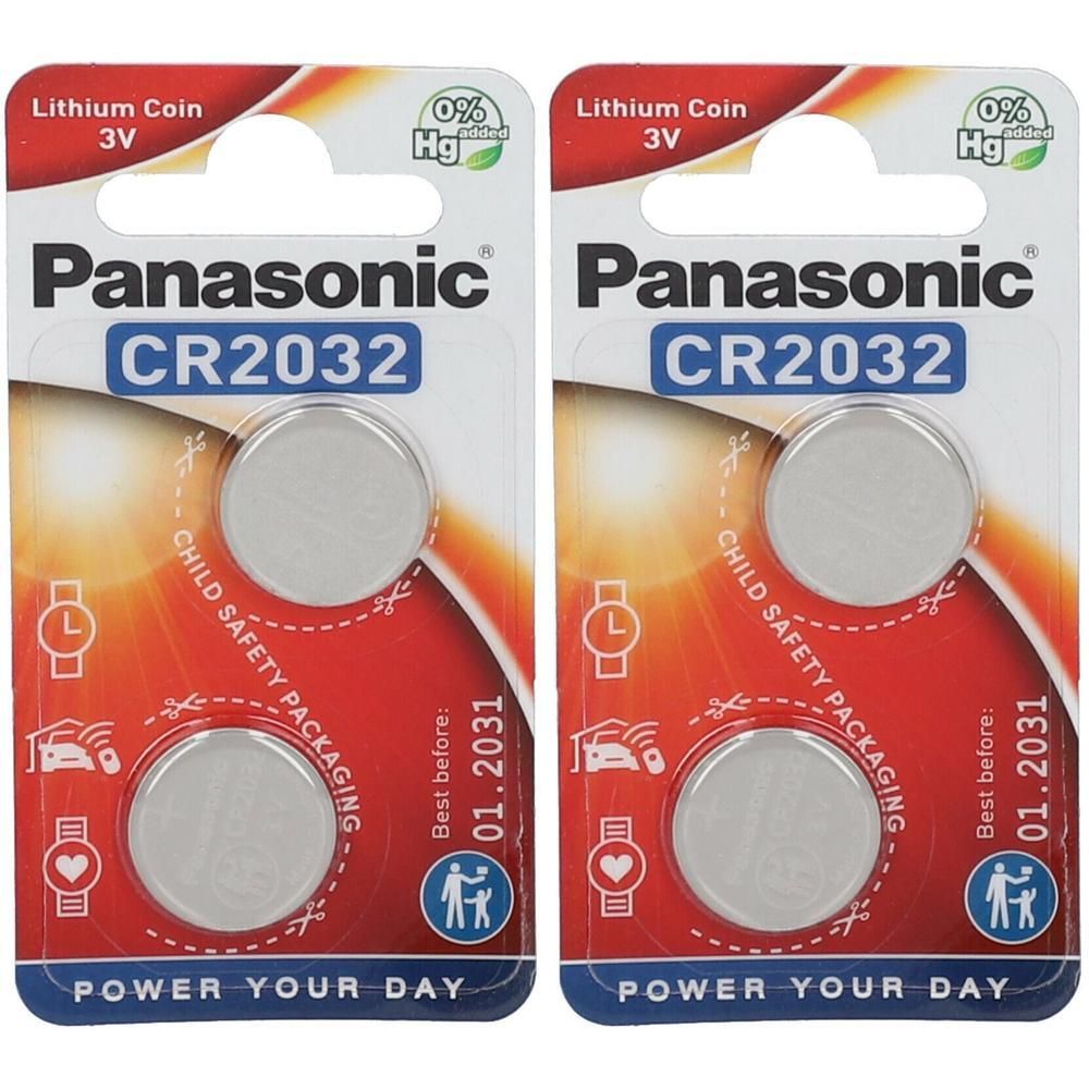 Twee Panasonic CR2032 3V lithium knoopcelbatterijen in blisterverpakking.