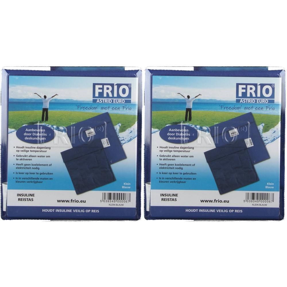 Twee Frio koeltasjes in verpakking. Blauwe tasjes met witte tekst en afbeelding van persoon met armen wijd.