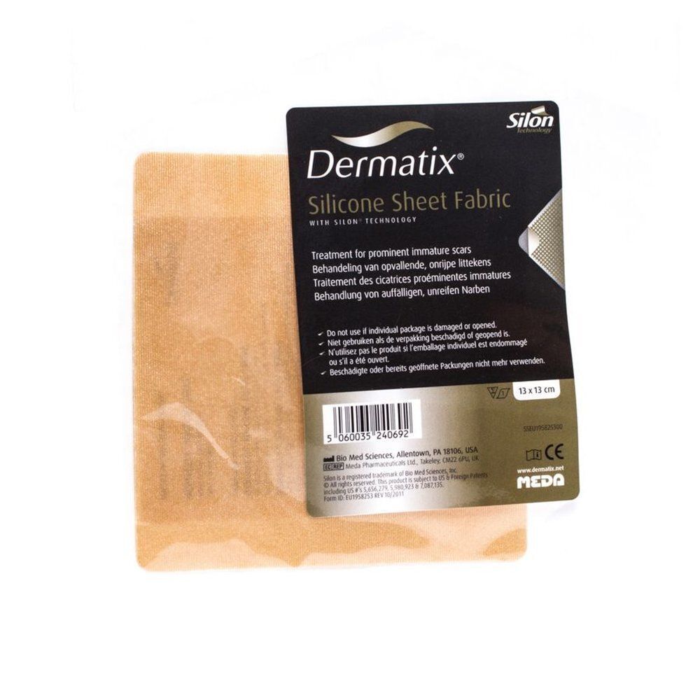 Un paquet de Dermatix Silicone Sheet Fabric, 13x13cm, avec instructions.