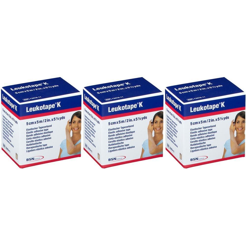 Drie verpakkingen Leukotape K. Blauw-witte verpakking met productinformatie en afbeelding van een vrouw.