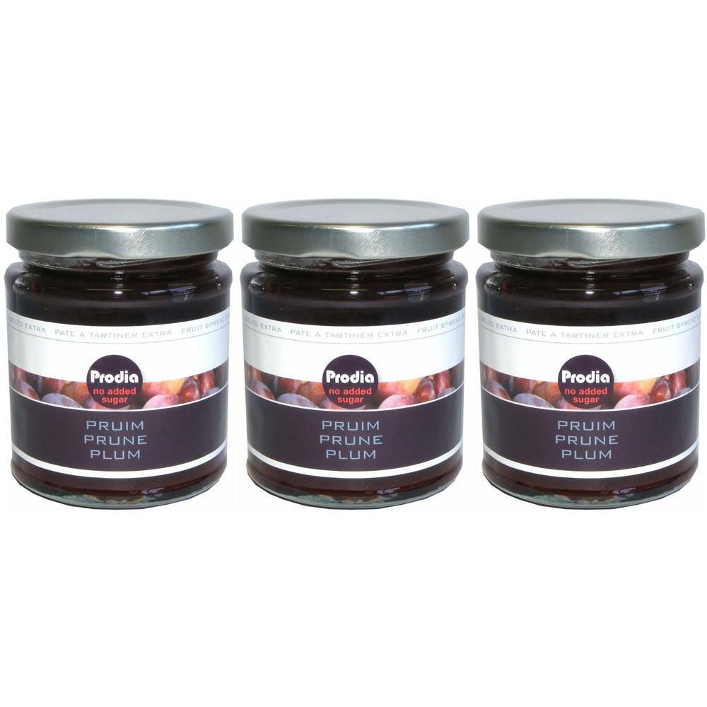 Trois pots de confiture de pruneaux Prodia, sans sucres ajoutés.