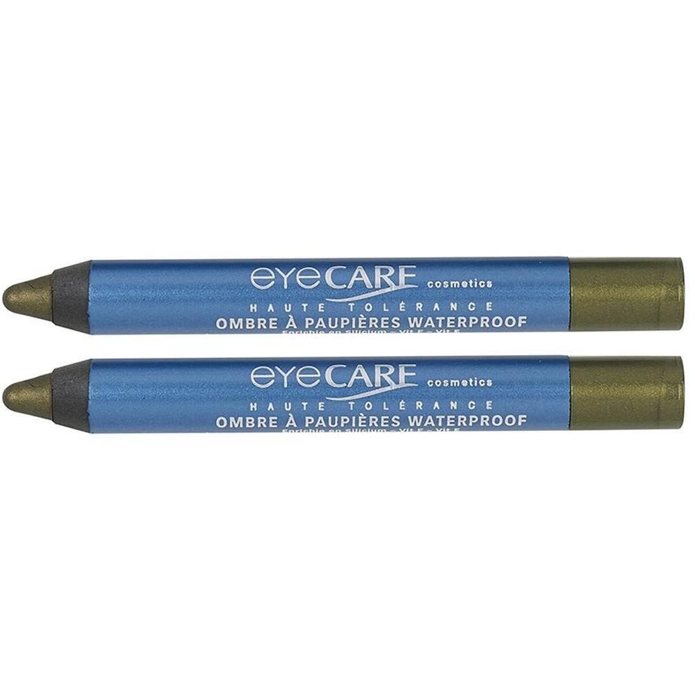 Twee Eye Care oogschaduwpotloden in metallic groen. Beide potloden zijn gelabeld met 'Eye Care Cosmetics Haute Tolérance Ombre à Paupières Waterproof'.