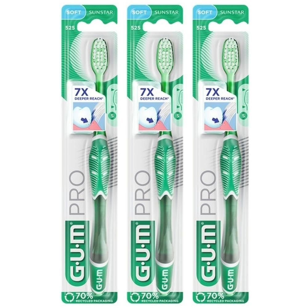 Trois brosses à dents GUM Technique Pro, souples, vertes, en emballage.