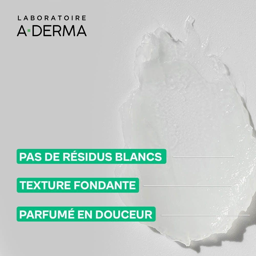 Texture crémeuse d'un baume à lèvres, sans résidus blancs, fondante, délicatement parfumée.