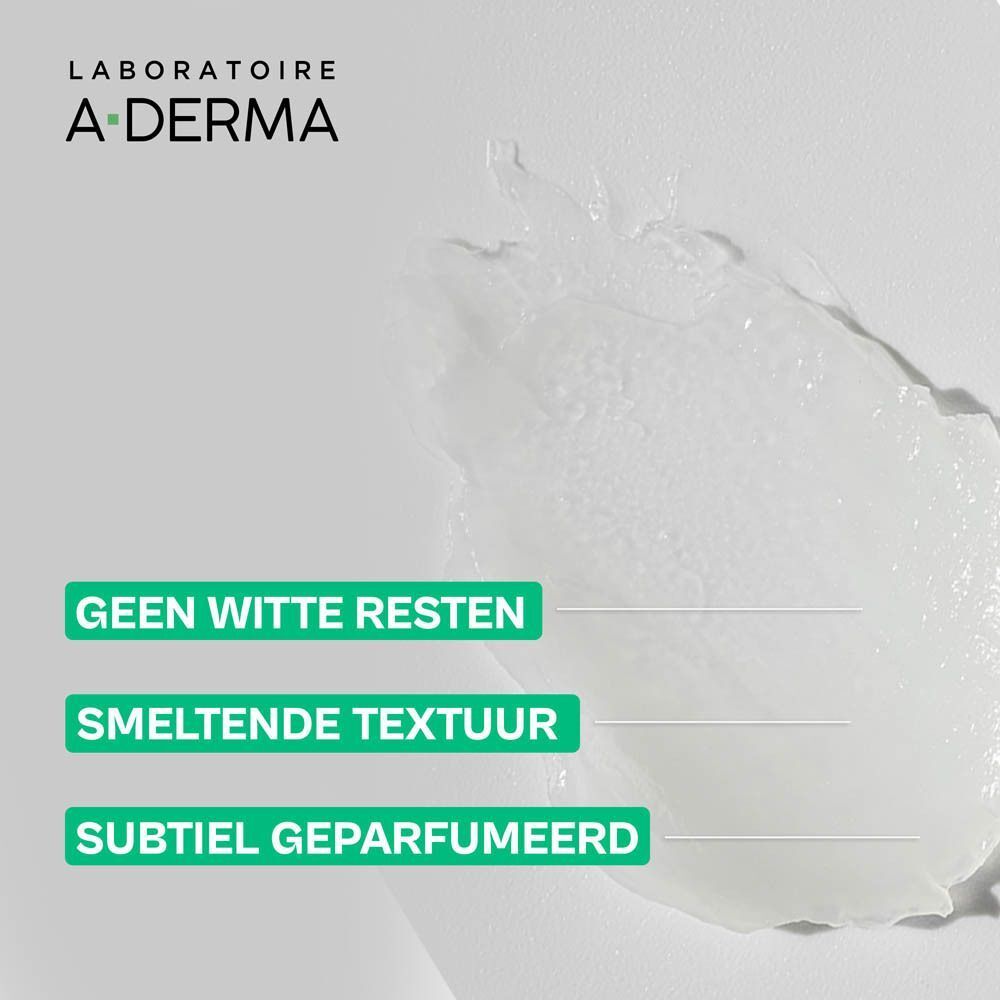 Romige textuur van een lippenbalsem, geen witte resten, smeltend, subtiel geparfumeerd.