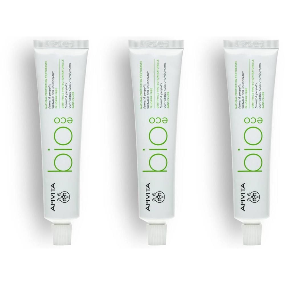 Trois tubes de dentifrice Apivita Bio-Eco pour une protection naturelle.